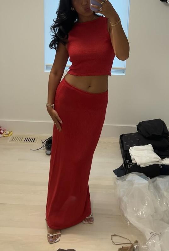 Customer photo for "Fits amazing. Wish the skirt"