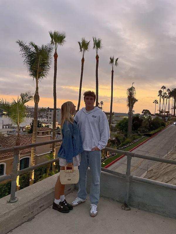 Review Thumbnail Image 1 359380992