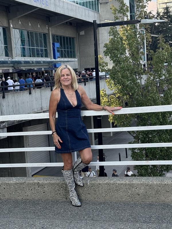 Customer photo for "This dress is so cute"