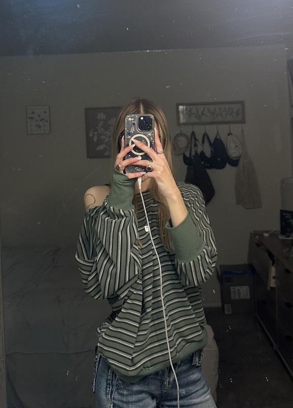 Review Thumbnail Image 0 350736837