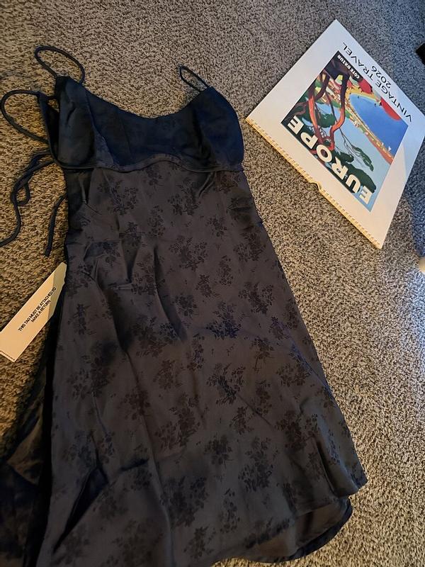 Review Thumbnail Image 0 360994881