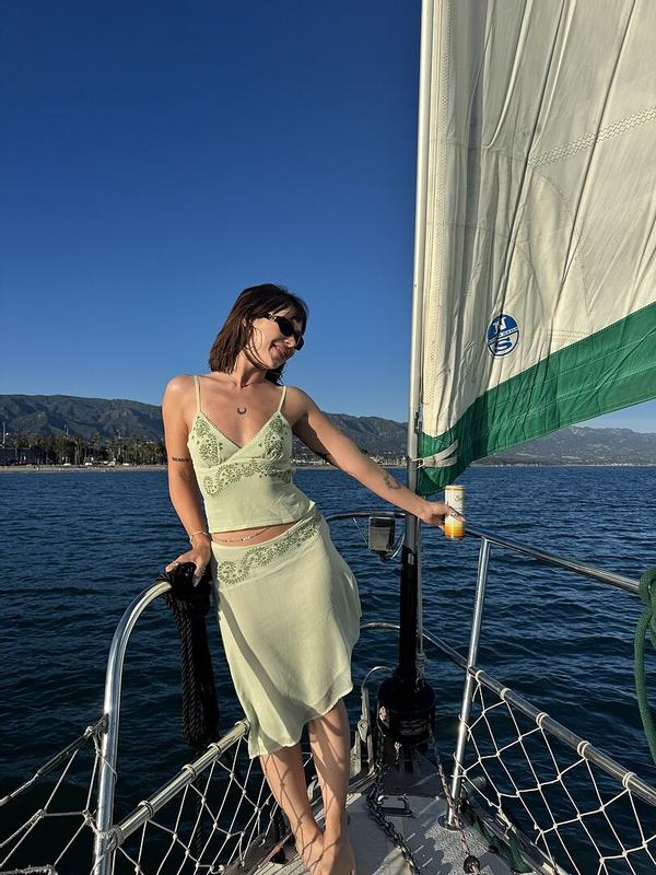 Review Thumbnail Image 3 384076127