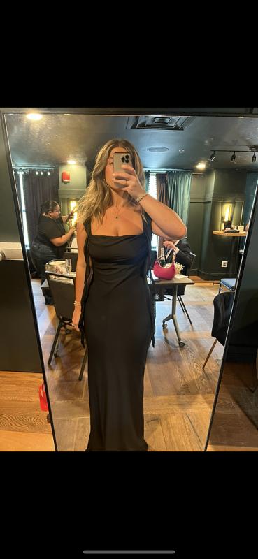 Customer photo for "This dress was so flattering"