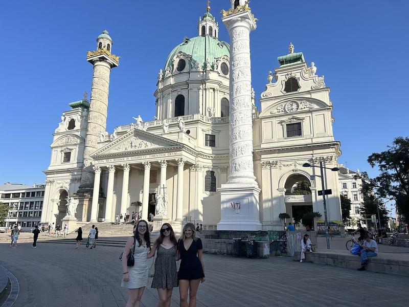 Review Thumbnail Image 0 356143600