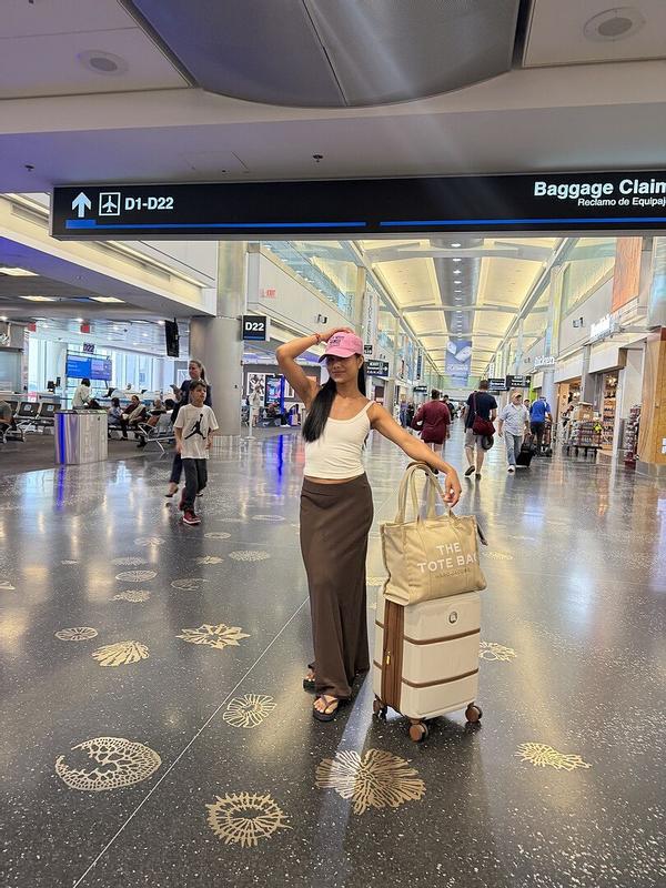Customer photo for "Very casual but also stylish"