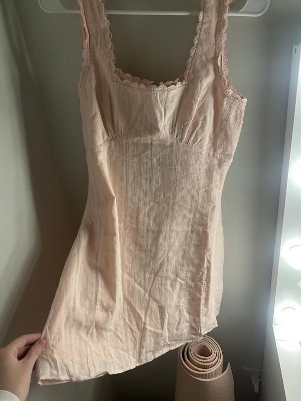 Customer photo for "I recently purchased this dress"