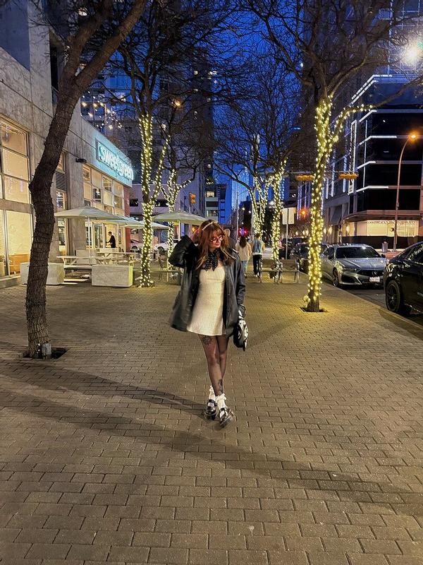 Review Thumbnail Image 0 375642135