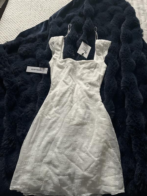 Review Thumbnail Image 0 375903352