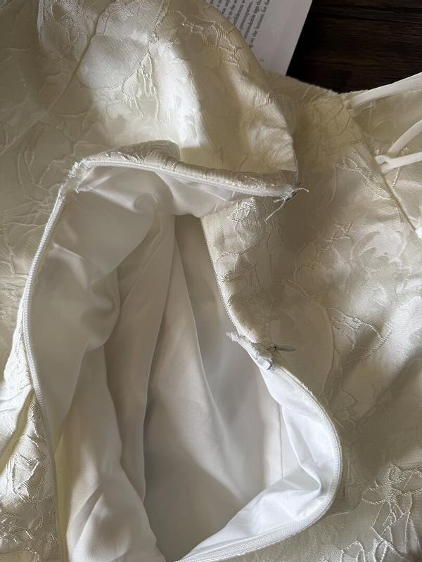 Customer photo for "Zipper completely broke"