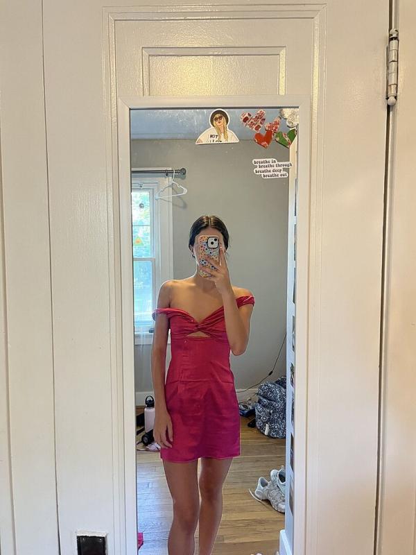 Customer photo for "Cute, but sleeves fall off"