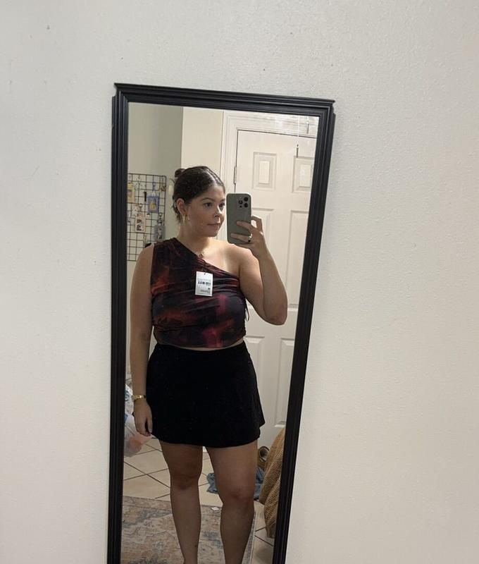 Customer photo for "Love this skirt!! I’m 5’8"