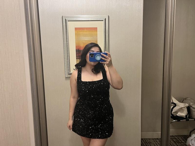 Customer photo for "ordered this dress for holiday"