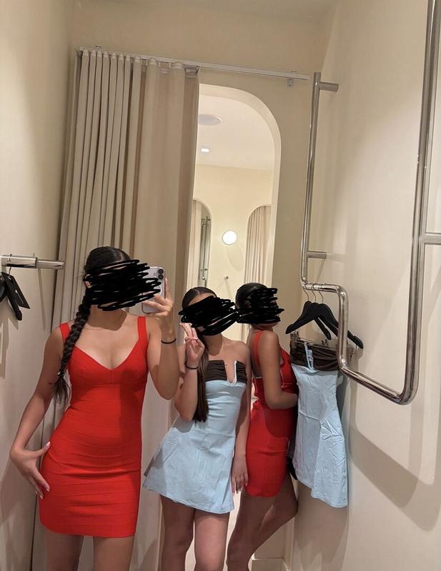 Customer photo for "the dress is soooorrr cuteee"