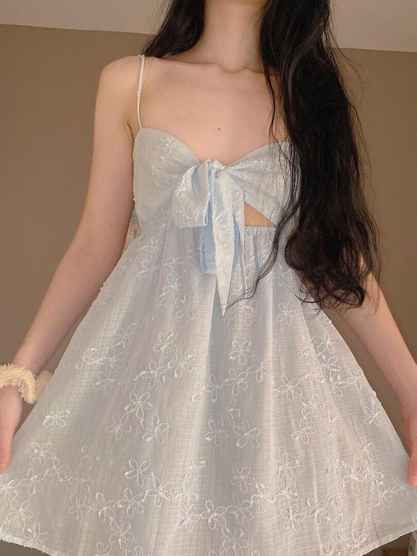 Customer photo for "It’s such a flattering dress"