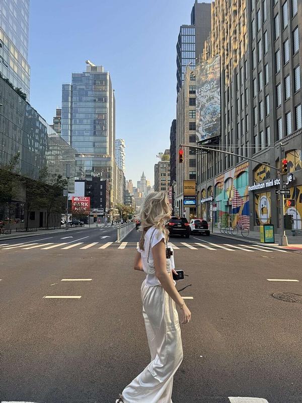 Review Thumbnail Image 0 355195911