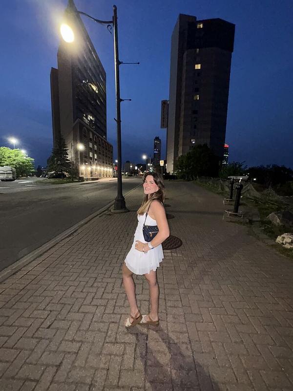 Review Thumbnail Image 0 349915030