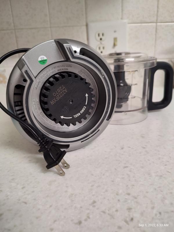 Love the way this chopper allows me to wind the cord from the bottom of the chopper.