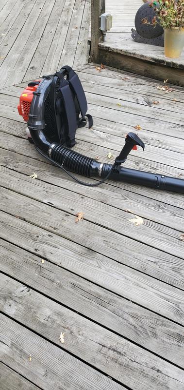 The assembled leaf blower