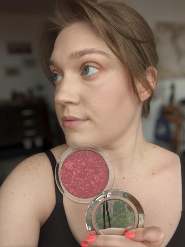 Blushing Act Skin Perfecting Powder