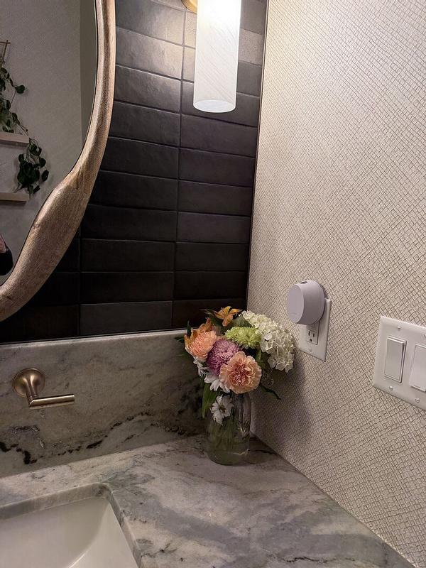 Customer carousel item 6.