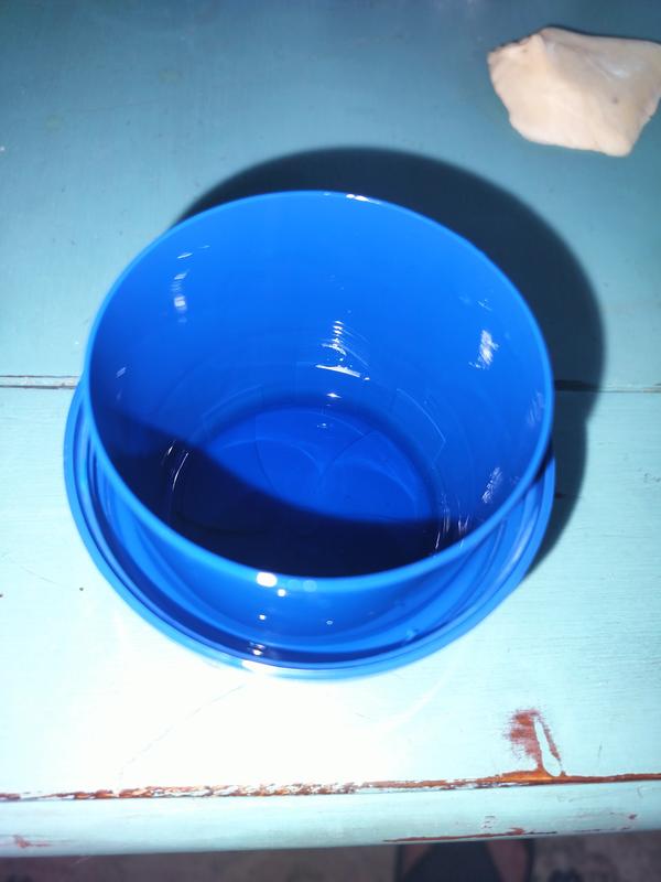 With my phone flashlight and zooming in still cannot see those measurement lines!