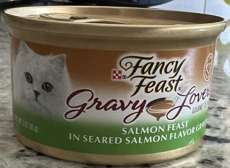 Fancy feast gravy outlet lovers salmon