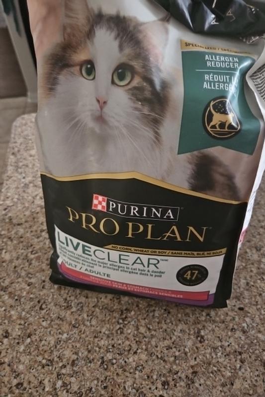 Purina Pro Plan Allergen Reducing Sensitive Skin & Stomach