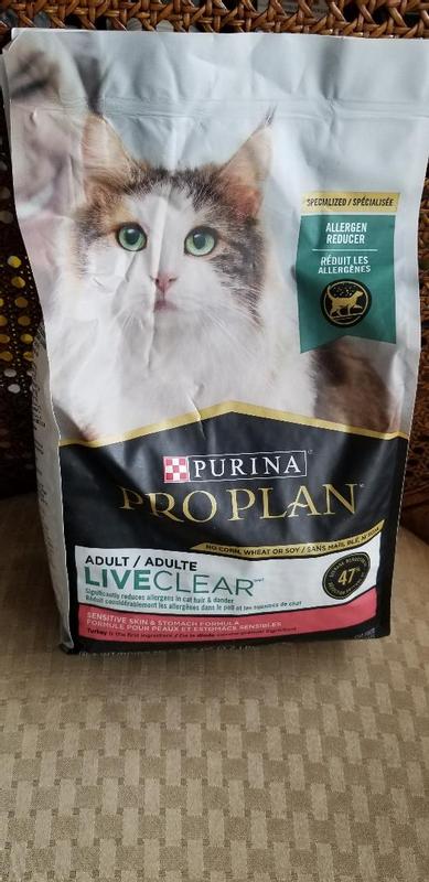 Purina Pro Plan High Protein LiveClear Turkey Oatmeal Formula Allergen Reducing Dry Cat Food 3.2 lbs. Petco