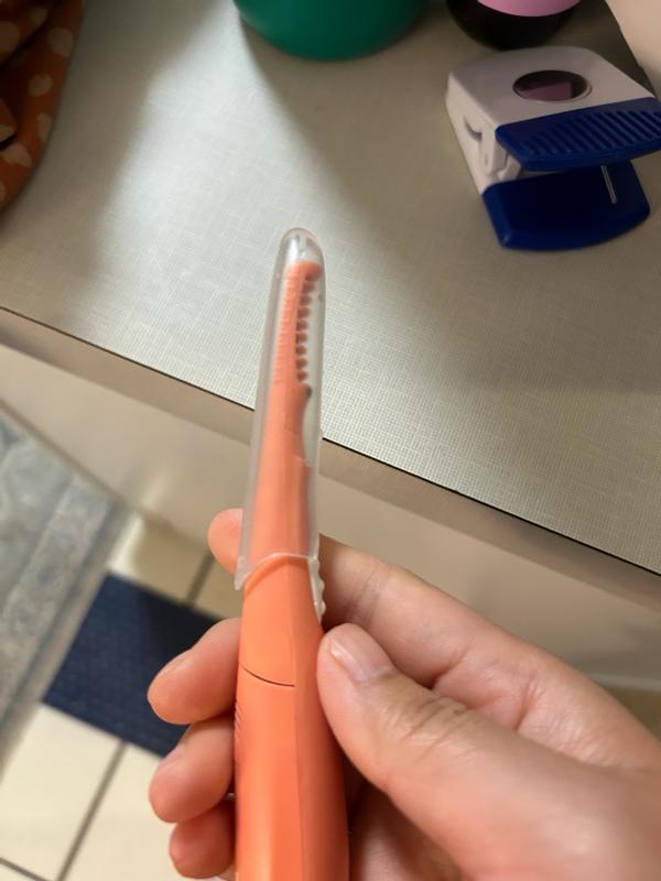 Customer photo for "Nice little eye lash curler"