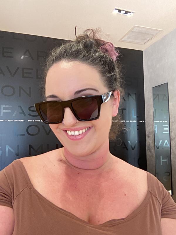 Customer photo for "Modern 80s style"