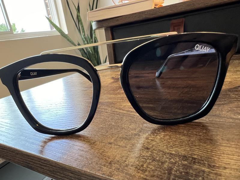 Customer photo for "Poor quality for the price. Lens pops out."
