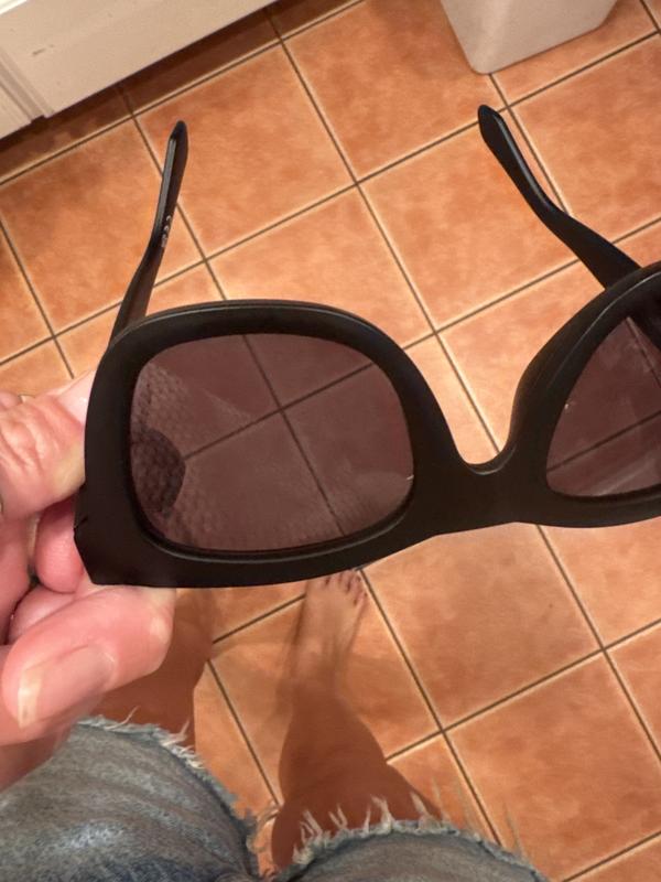 Customer photo for "Loose lens"