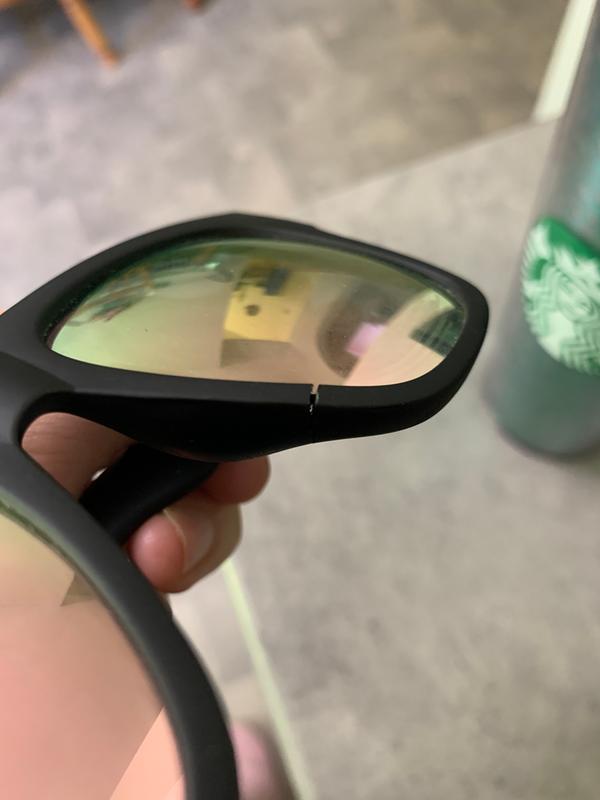 Customer photo for "Frame snapped"