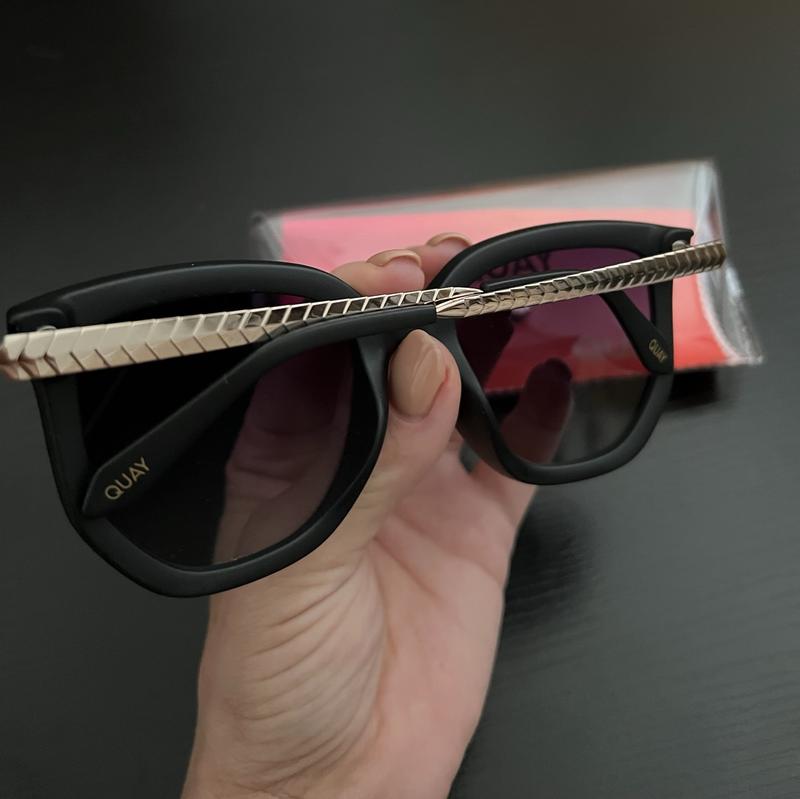 Customer photo for "Practical sunglasses"