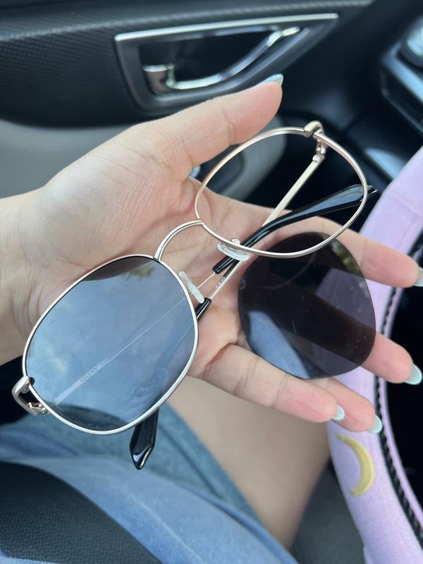 Customer photo for "Cheaply made now"