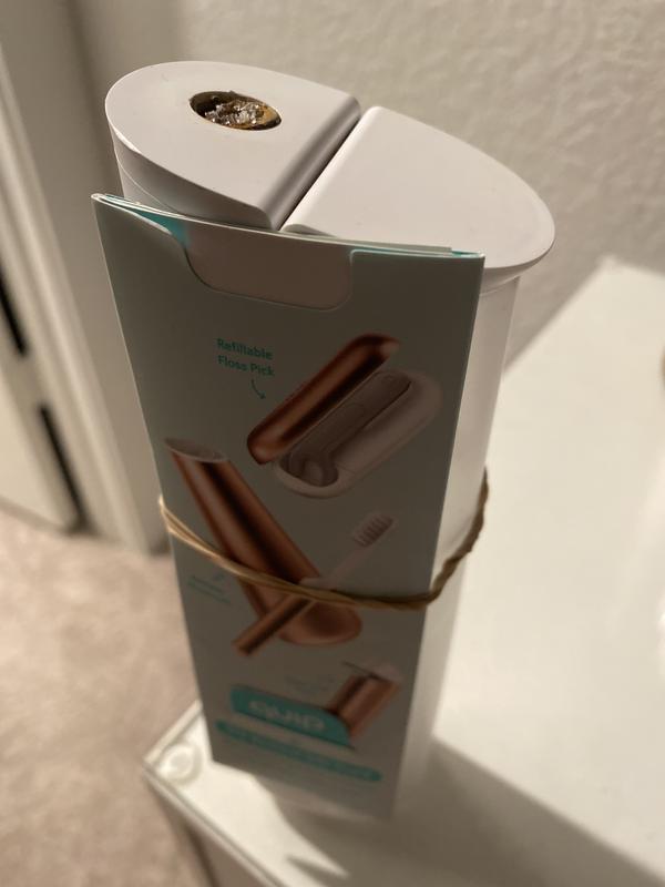 Customer photo for "Sleek and nice but issue with replacing tip."