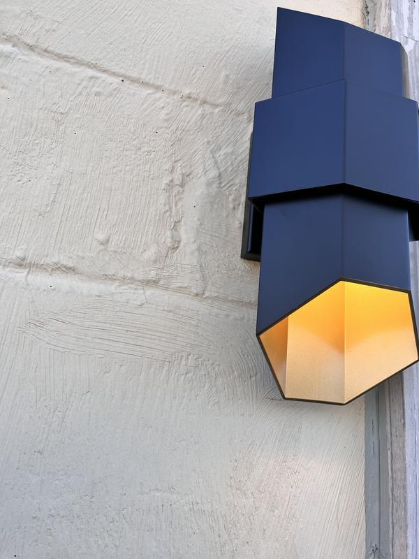 Quoizel Chasm 15.25-in H Matte Black Integrated LED Outdoor Wall Light ...