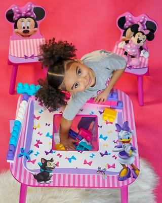 Disney minnie mouse outlet table and chair set