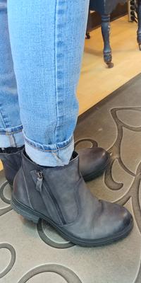 Earth vintage leather ankle boots jordan hotsell