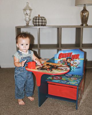 Baby Shark Wood Art Desk and Chair Set - Delta Children