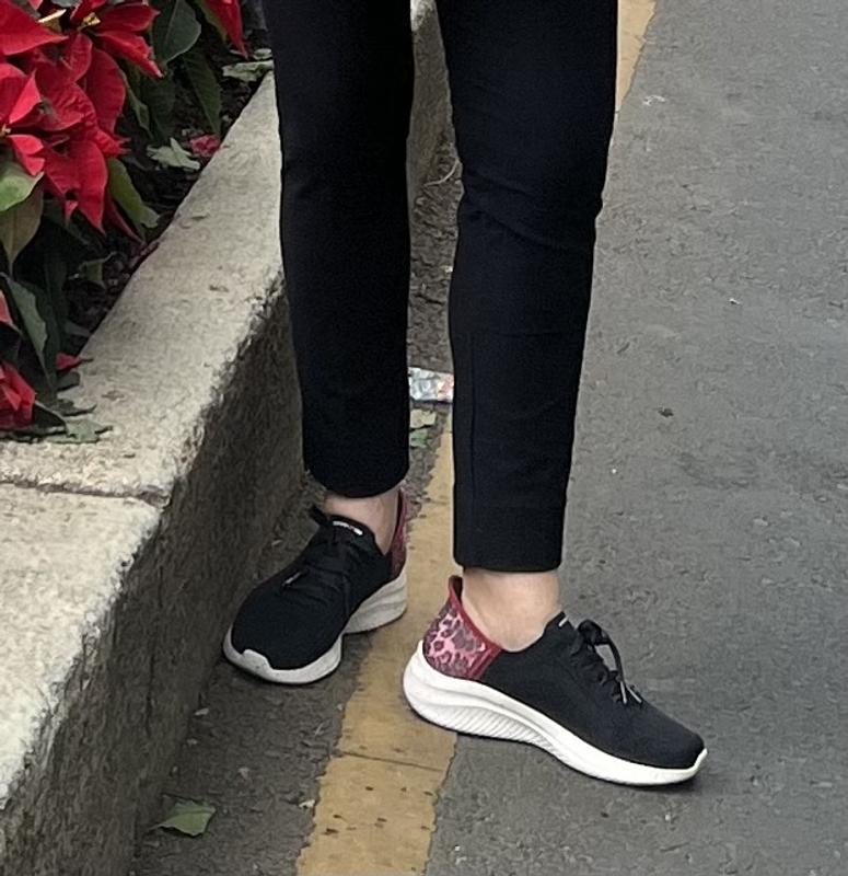 ◆SKECHERS◆ Women's Deluxe Comfort 20 SC0WFCFX243 Skechers Women's Virtue Swift Fit Hands Free Shoe | Costco