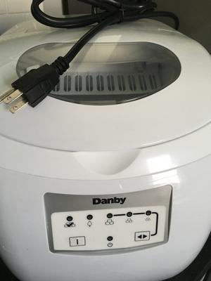 Danby DIM2500SSDB, Counter Top Ice Maker, 1 Ice Cube Size, Produces Up To  25lbs a Day and Holds 2lbs of Ice, Electronic Controls, LED Display, Alarm