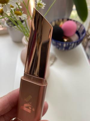 LYS No Limits Cream Bronzer & Contour Stick, Gallery posted by MADDY  MCCLAIN