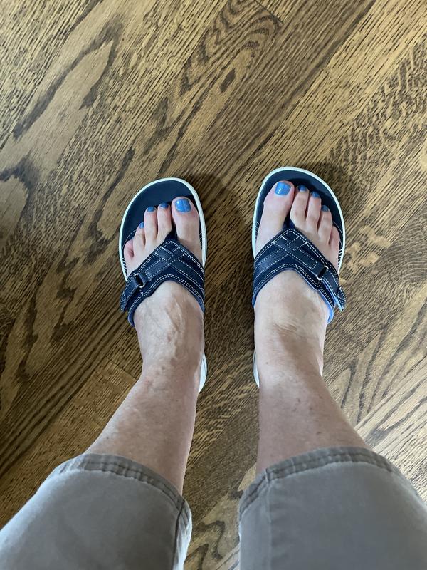 三彩　Clarks Cloudsteppers サンダル グレージュ Clarks Cloudsteppers Sport Thong Sandals - Breeze Sea - QVC.com
