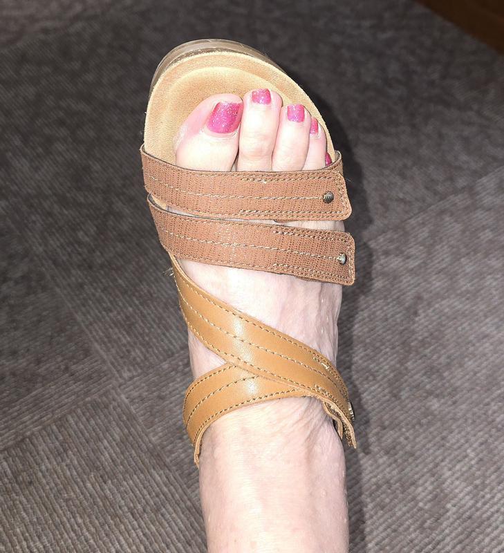 Clarks Collection Leather Wedges Calenne Clara