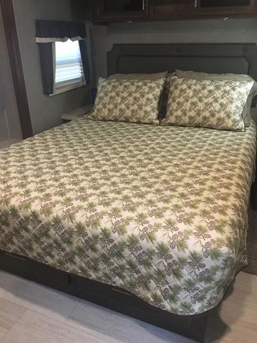 short queen bedspread