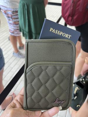 Pilot Passport Wallet 