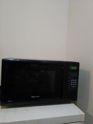 REVIEW: Magic Chef Compact Microwave 