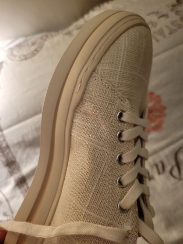 三彩　Clarks Cloudsteppers サンダル グレージュ 履き心地の壁の向こう側へ🧱クラークスサンダル🩴 | 靴の