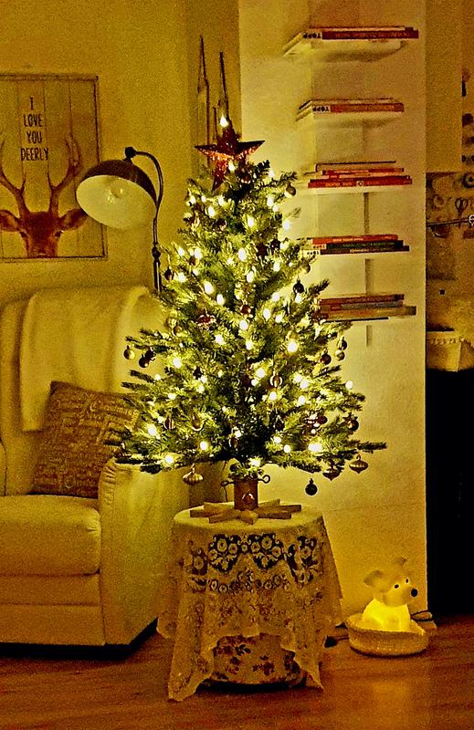 LUMIDA Xmas LED-Weihnachtsbaum 36 Leuchtfunktionen inkl. Stern-Holzfu FB &  Tasche - QVC.de
